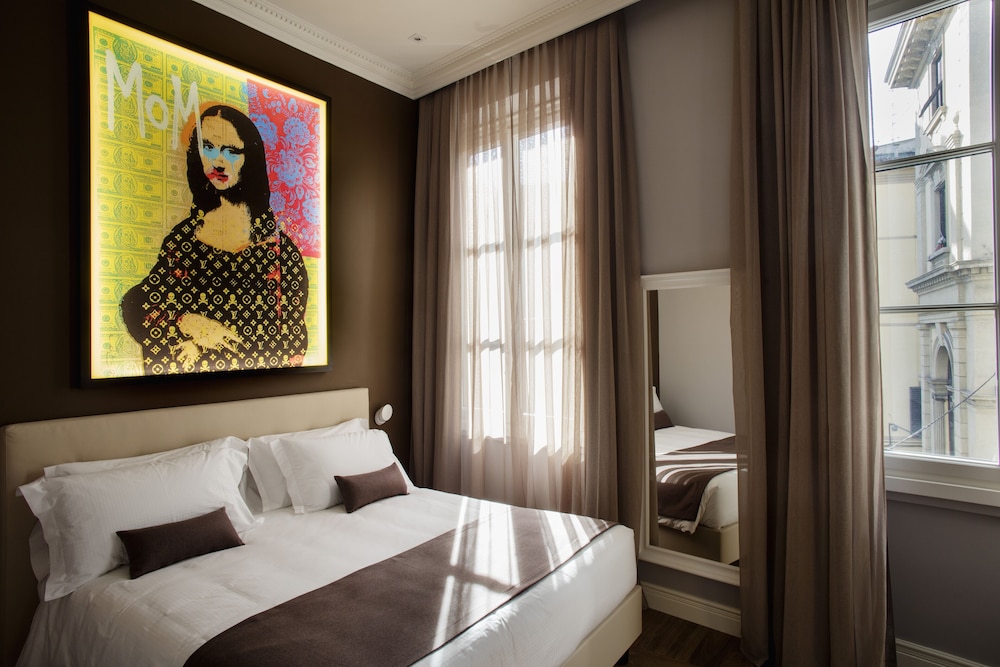 DELUXE, QUEEN BED