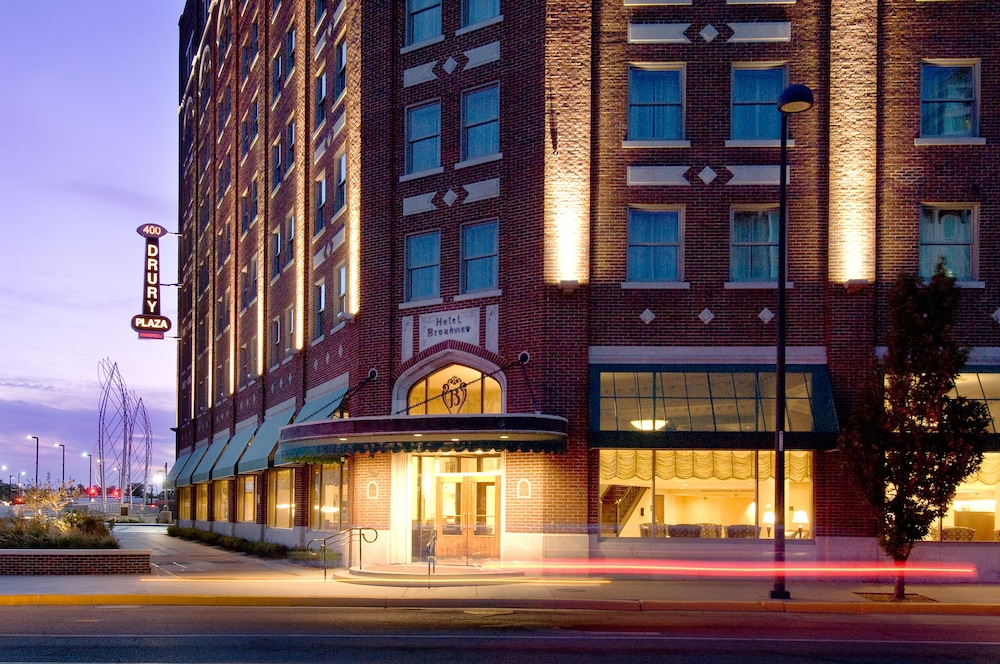 Drury Plaza Hotel Broadview Wichita photo4