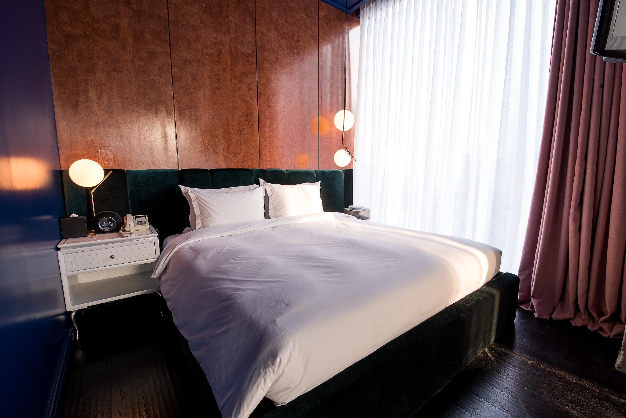 Gold, Relax, Suite