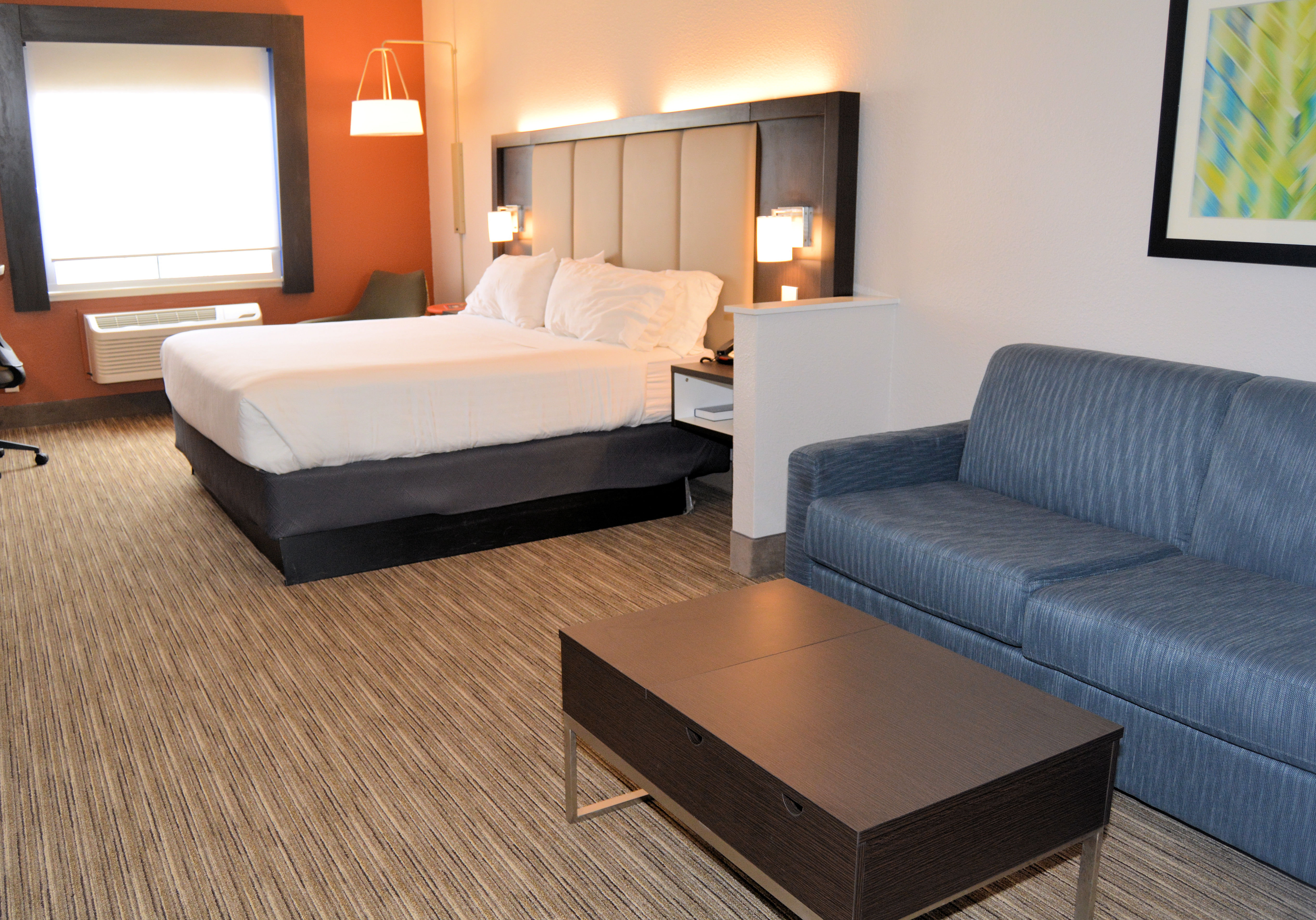 Suite, King Bed, Accessible