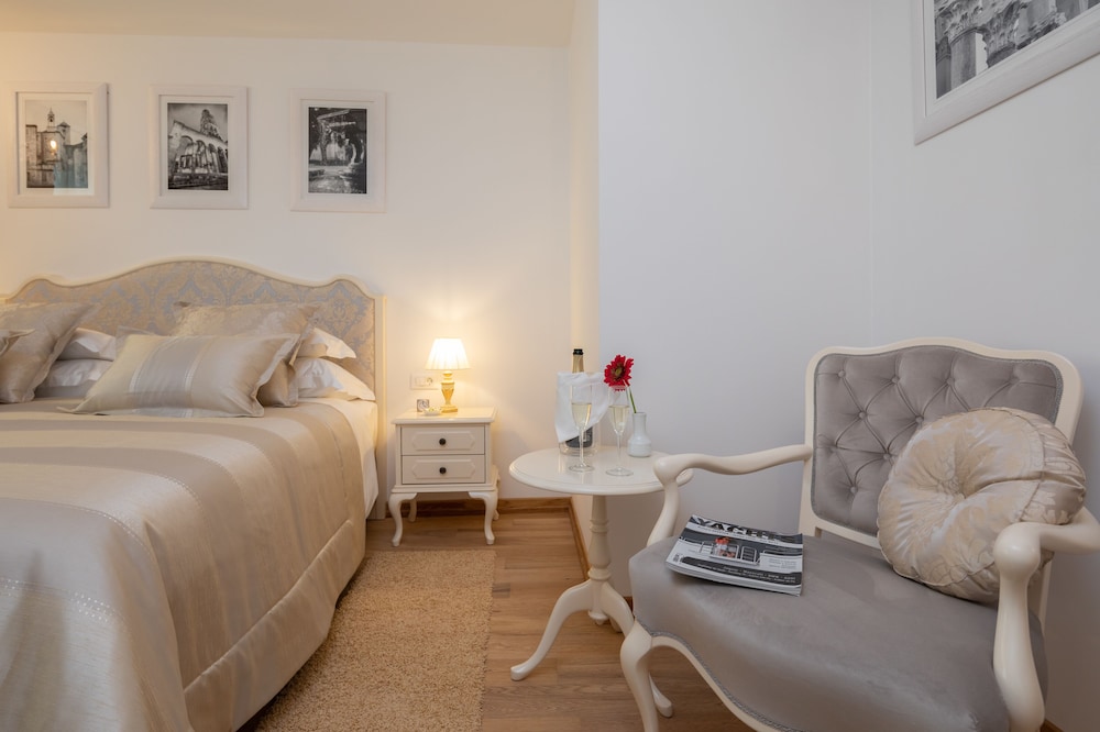 Priska Heritage Rooms 9/50