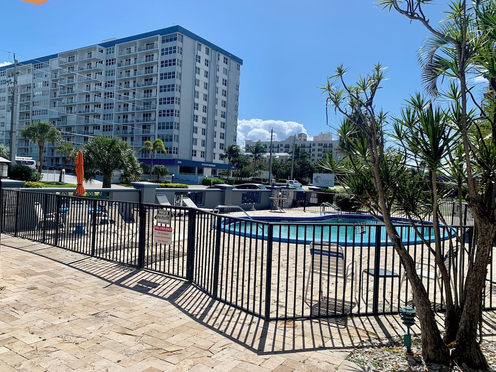 Avalon Resort 68/76