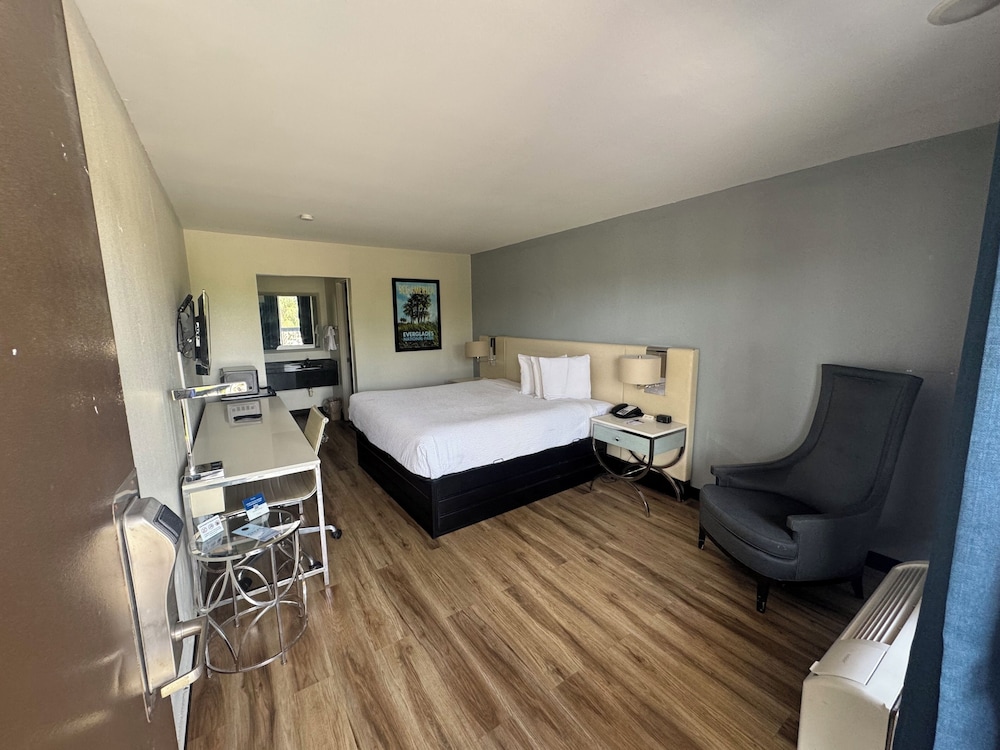 Travelodge by Wyndham Fort Myers North 14/36