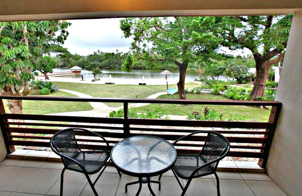Cocomo Resort 34/50