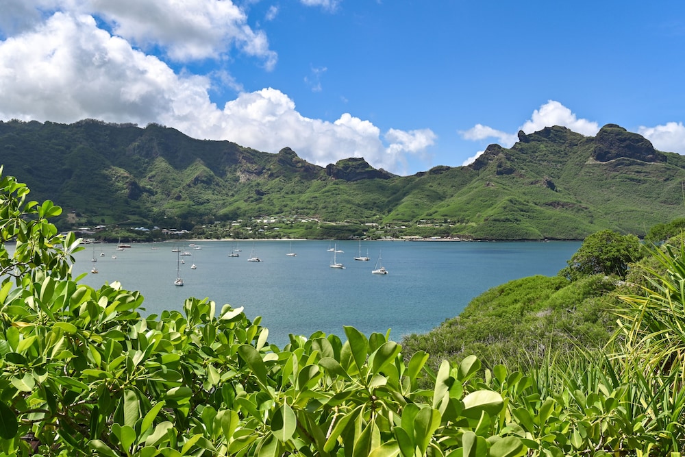 NUKU HIVA KEIKAHANUI PEARL LODGE 50/56