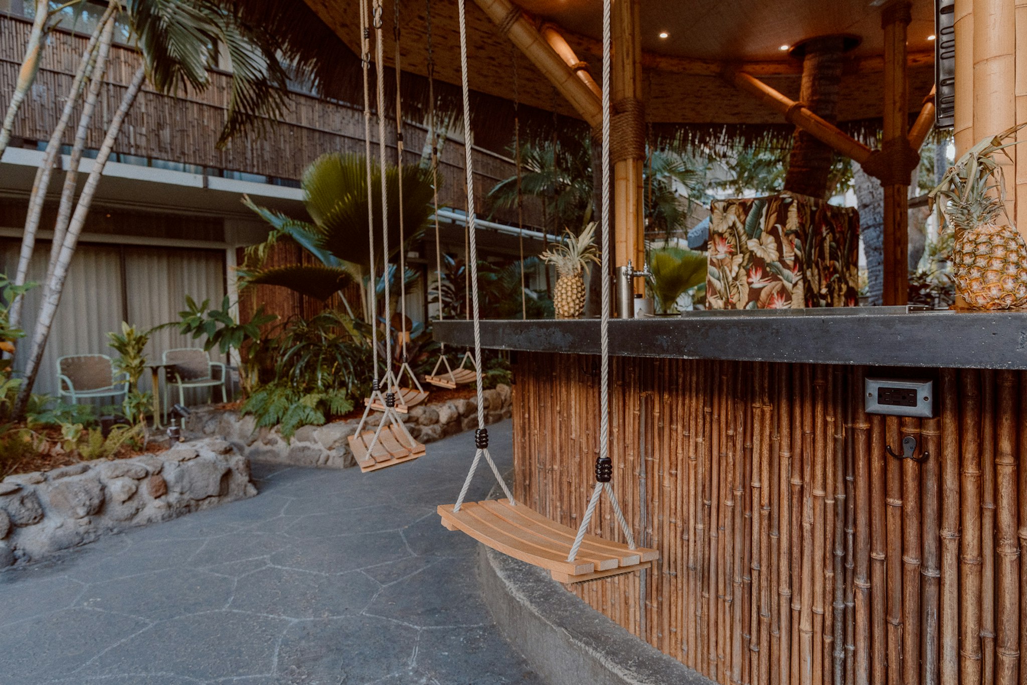 White Sands Hotel 50/81