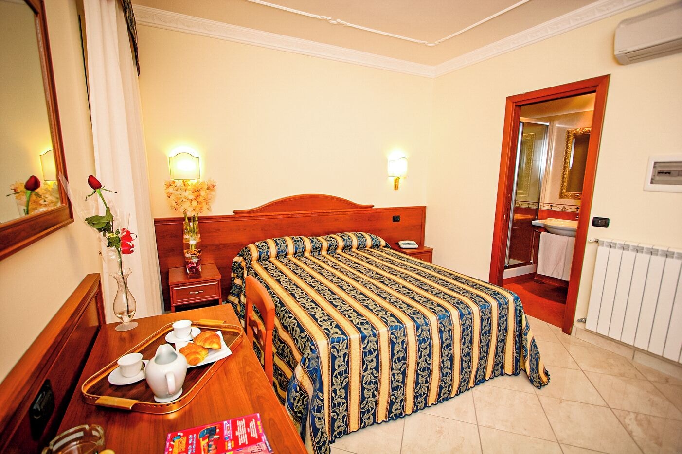 ROOM, TRIPLE