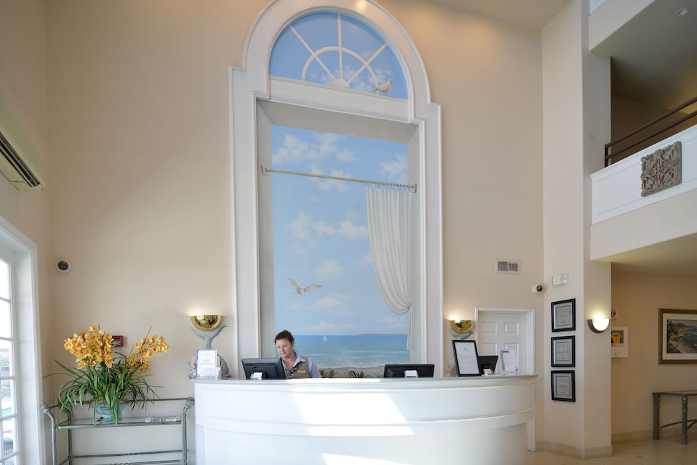 Lobby at Hilton Vacation Club Riviera Beach & Shores, CA, Capistrano Beach, Dana Point - CA