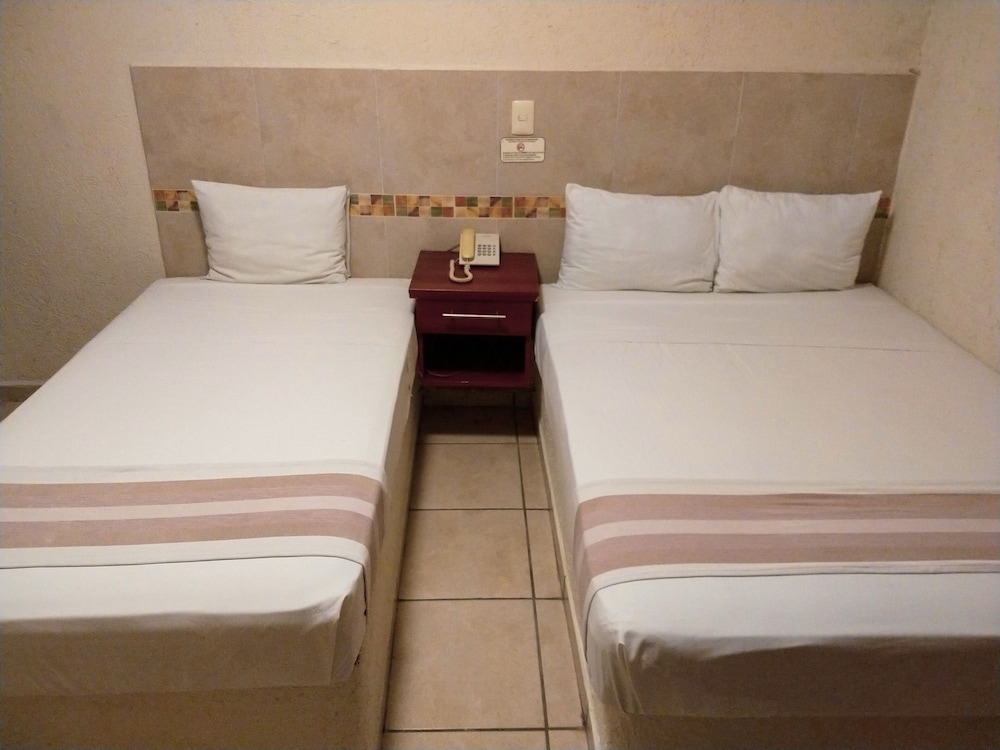 Hotel Guiva Huatulco 10/17