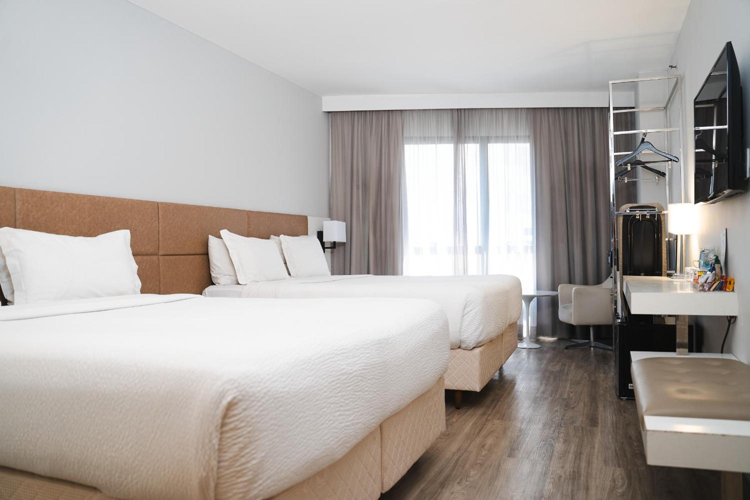 Superior, Quadruple, 2 Queen Beds