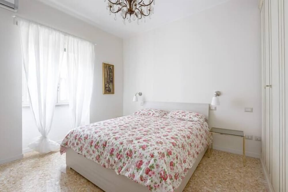 Cozy Flat Near Colosseum 11/48