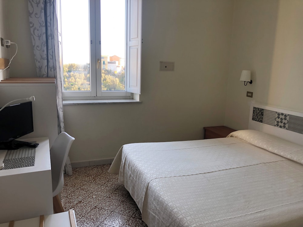 ECONOMY, DOUBLE BED