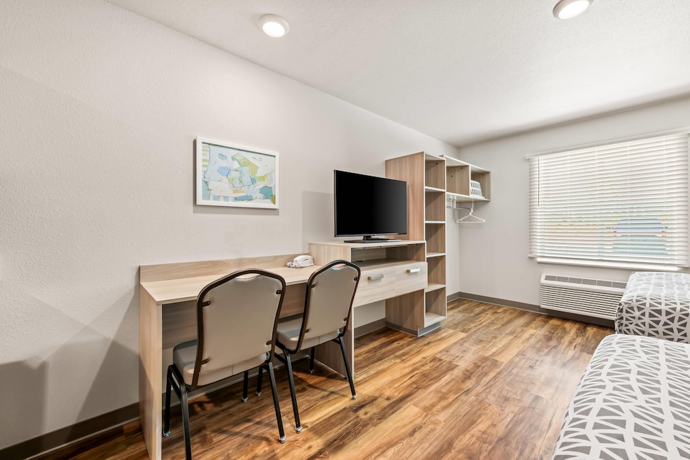 WoodSpring Suites Charlotte - Arrowood 38/60