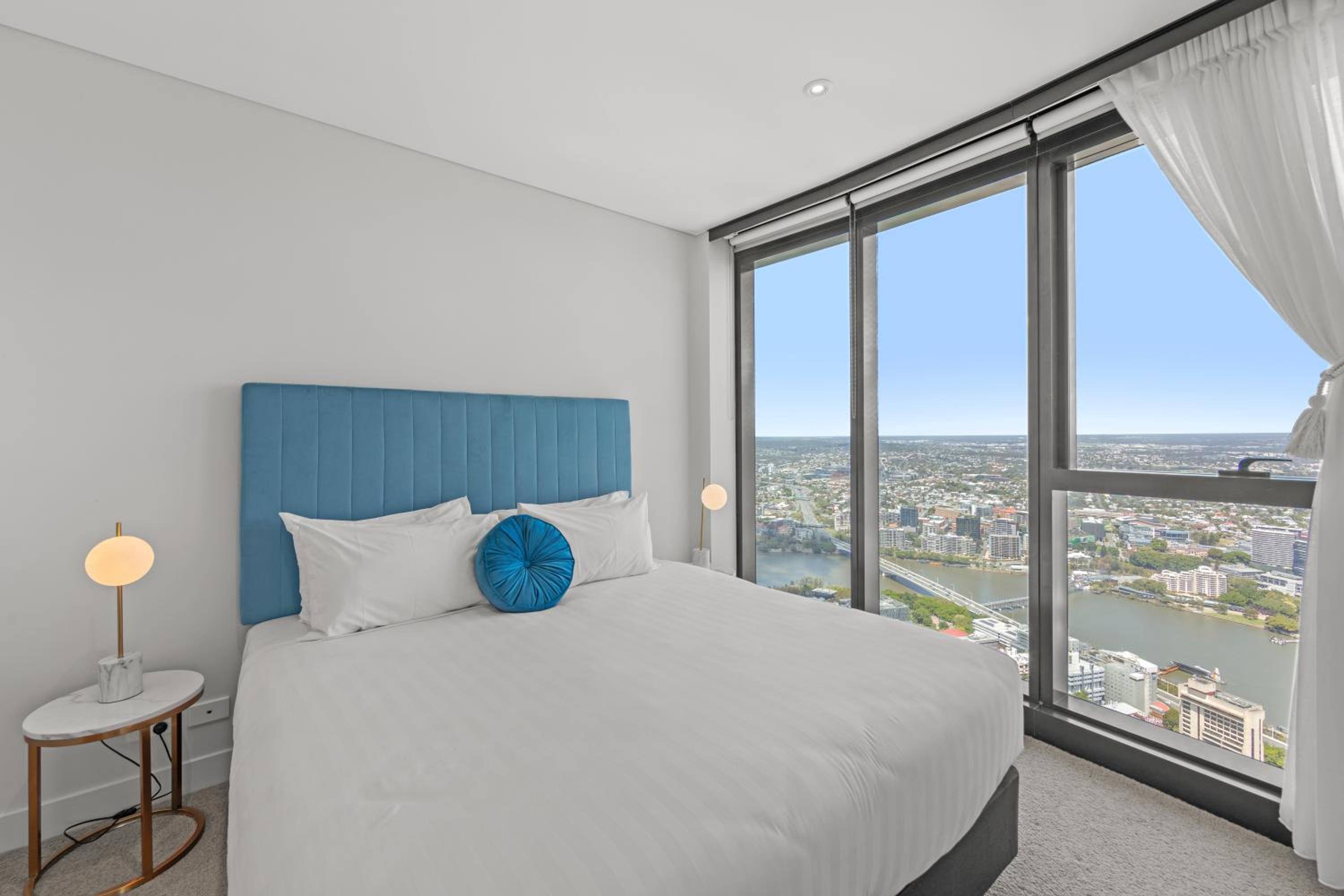 2 Bedrooms, Sky High, Executive, Apartment, High River View, 2 Bathrooms