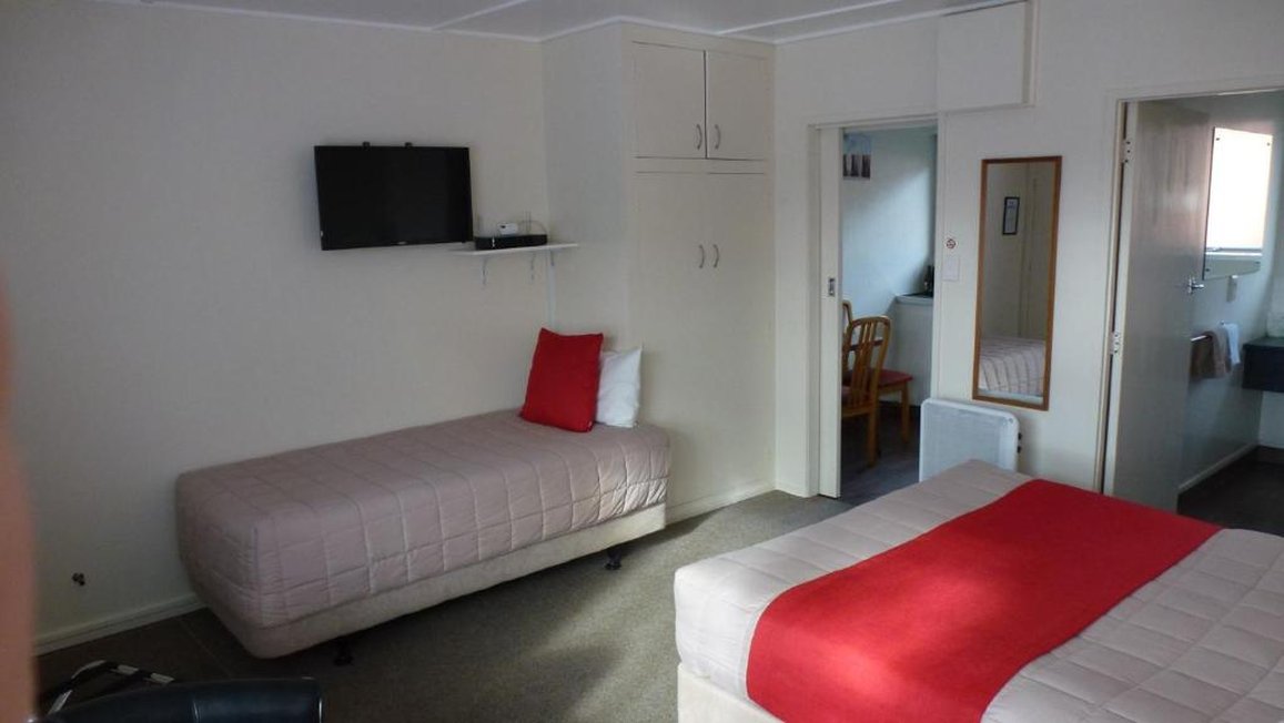 Asure Adcroft Motel 25/61