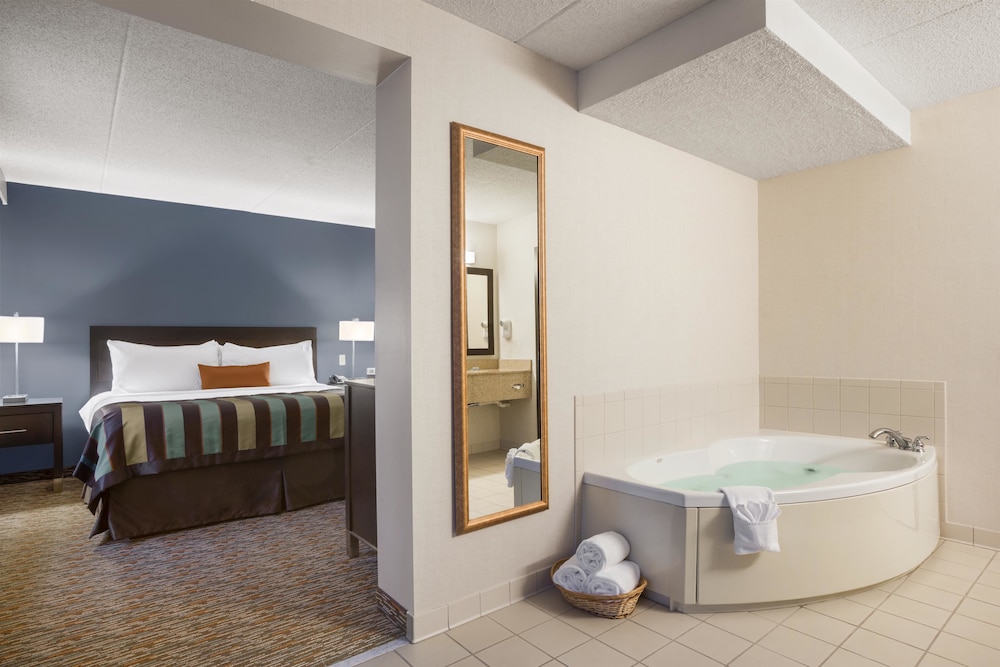 Wingate by Wyndham Sylvania/Toledo 13/56