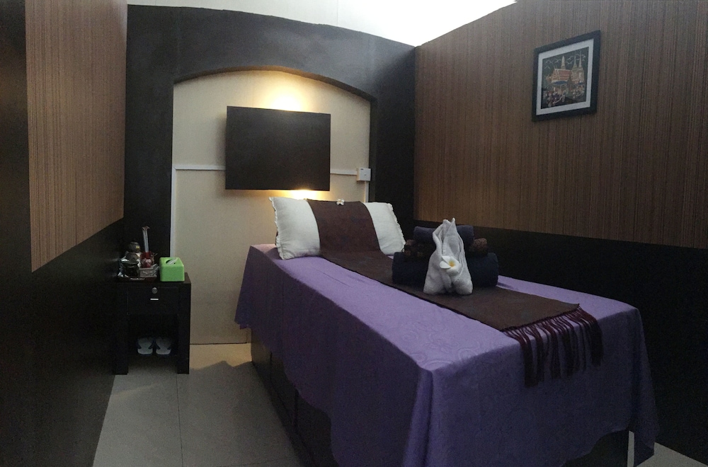 Grand Sari Hotel Padang 18/28