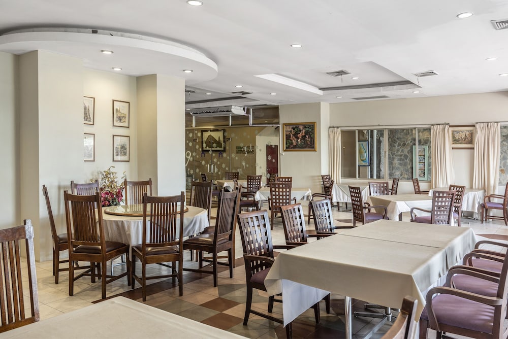 Ayothaya Riverside Hotel 36/51
