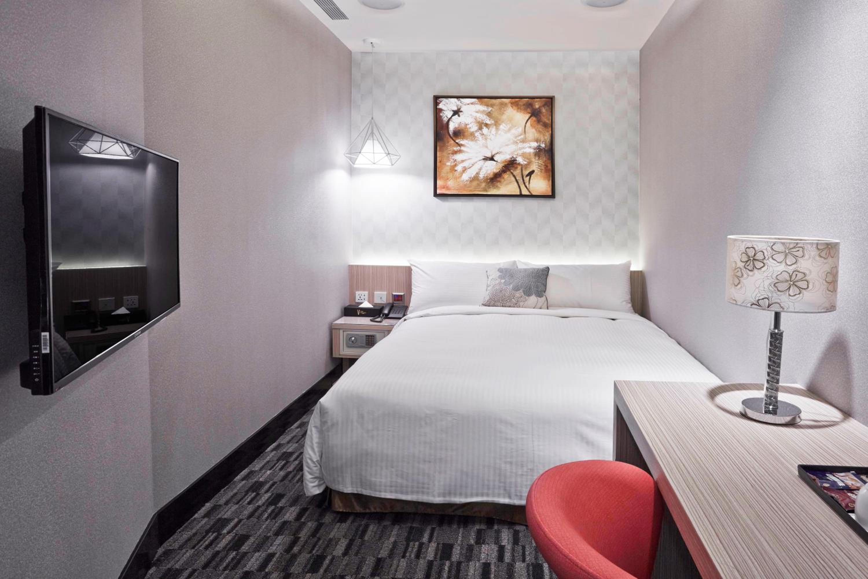 Budget, Double Bed, No Window