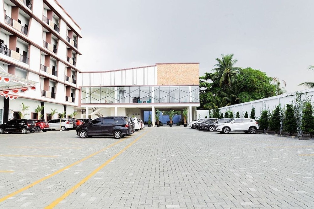 Grand Central Hotel Medan 1/60
