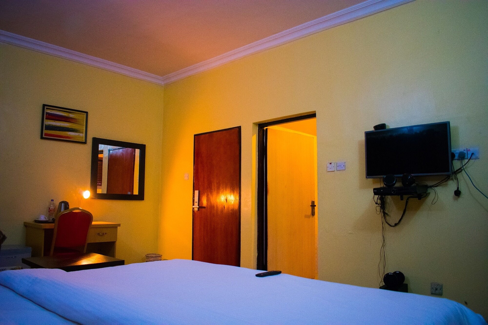 EXECUTIVE, DOUBLE BED
