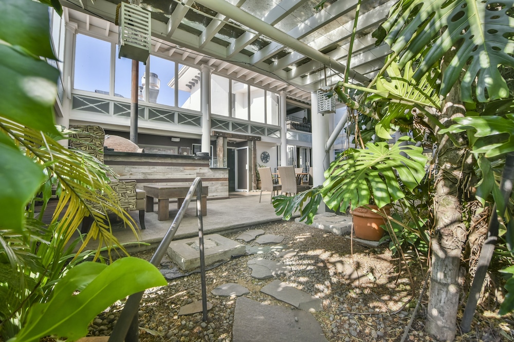 La Riviera Hotel Bed And Breakfast 48/50