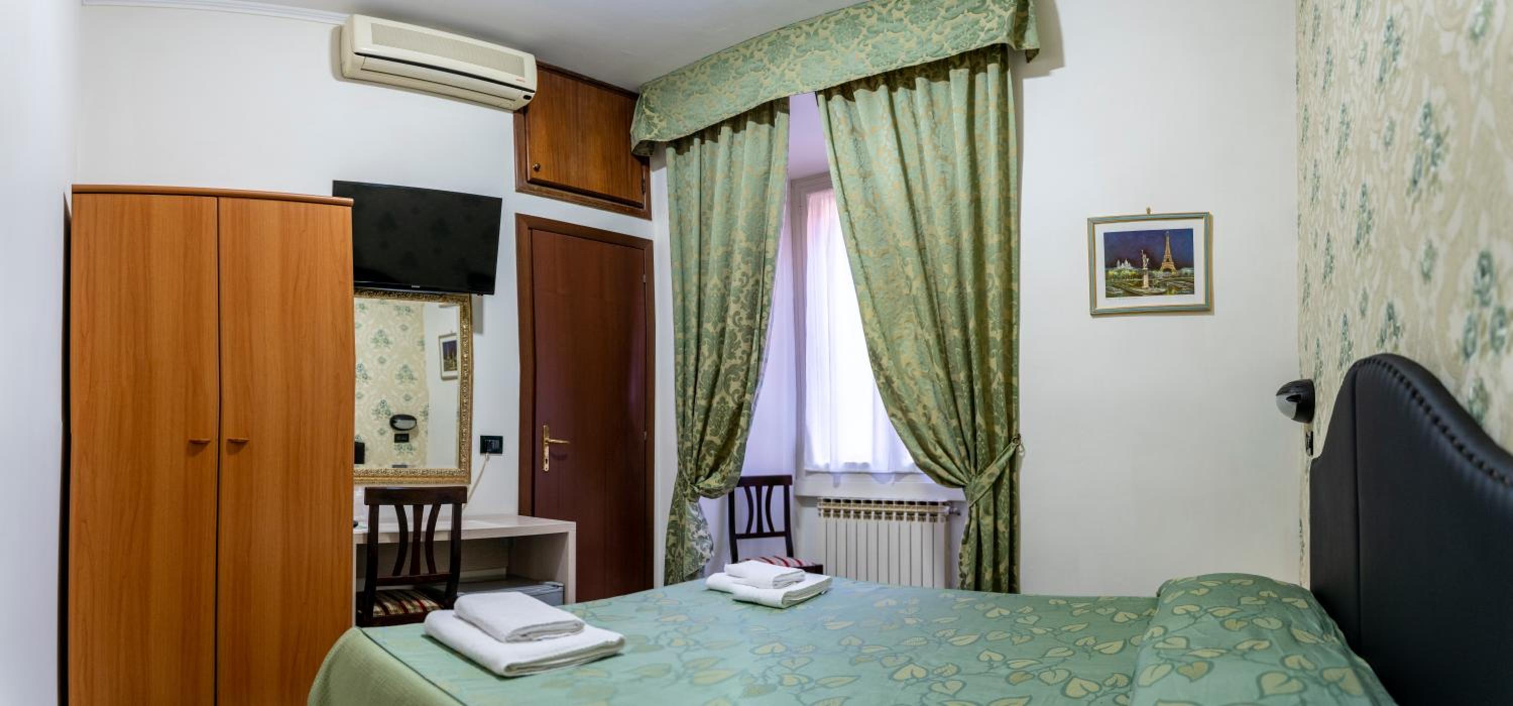 غرفة بسرير مزدوج أو سريرين منفصلين، Hotel Ferrarese Roma 6/10