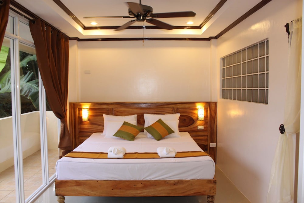 Palms Cove Resort 16/73