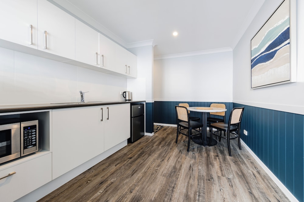 KINGSFORD SMITH MOTEL 31/44