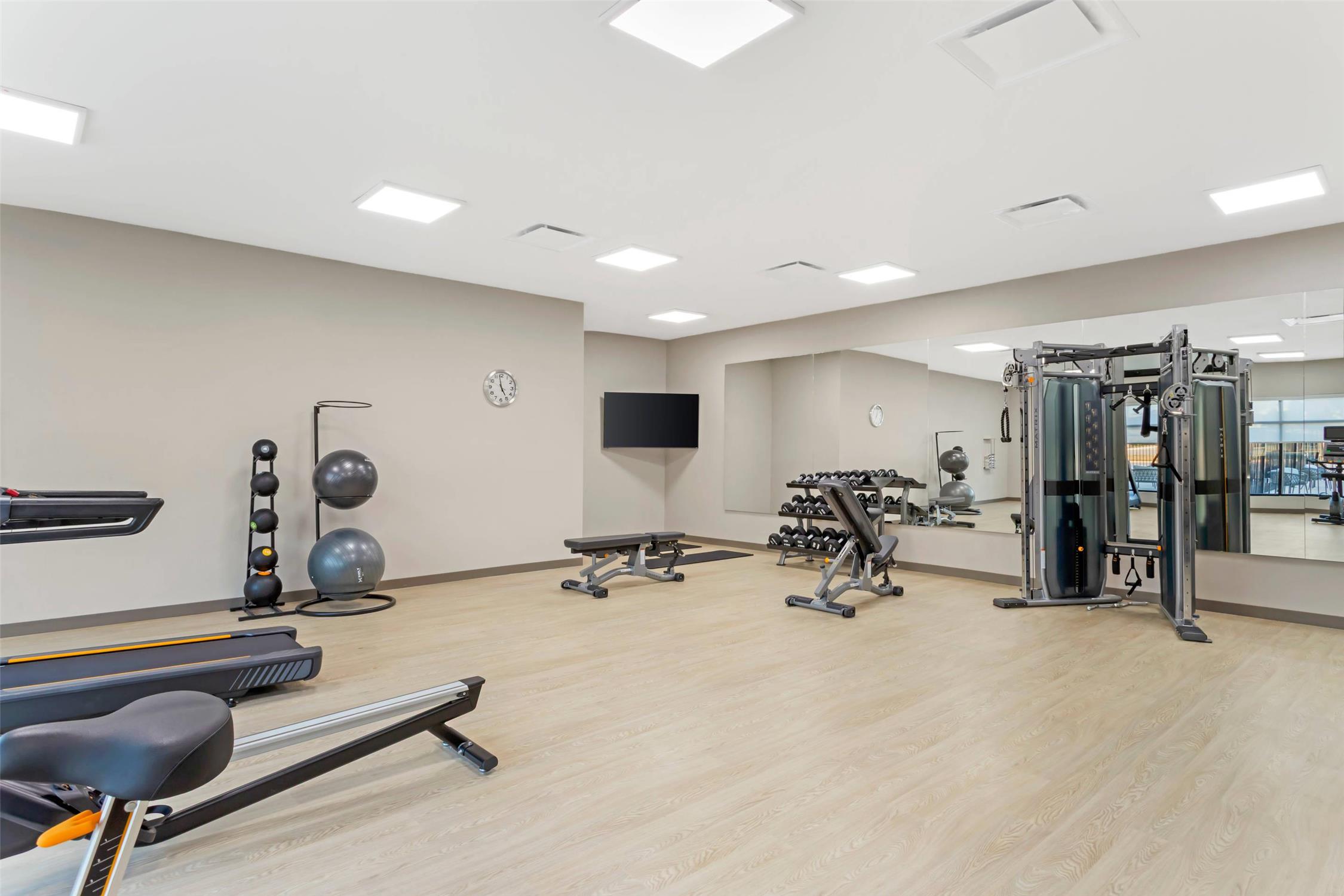 Cambria Hotel Northlake Conference Center - Roanoke 18/29