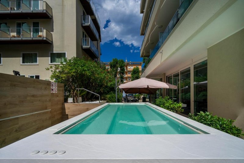Hotel Cristallo Rimini 37/43