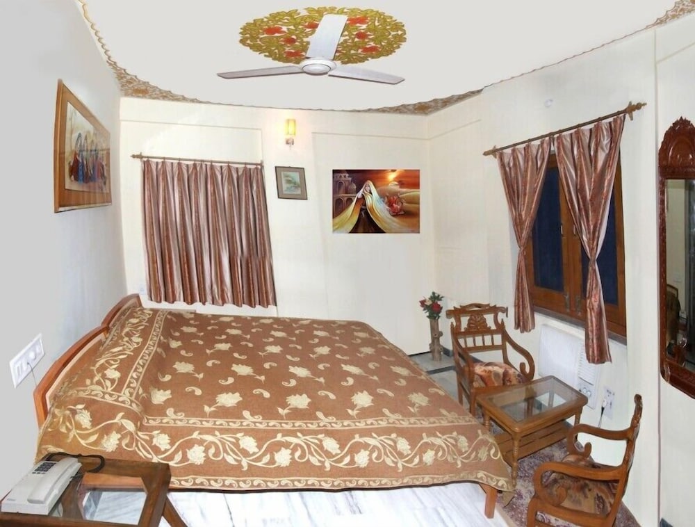 Hotel Teerth Palace 12/24