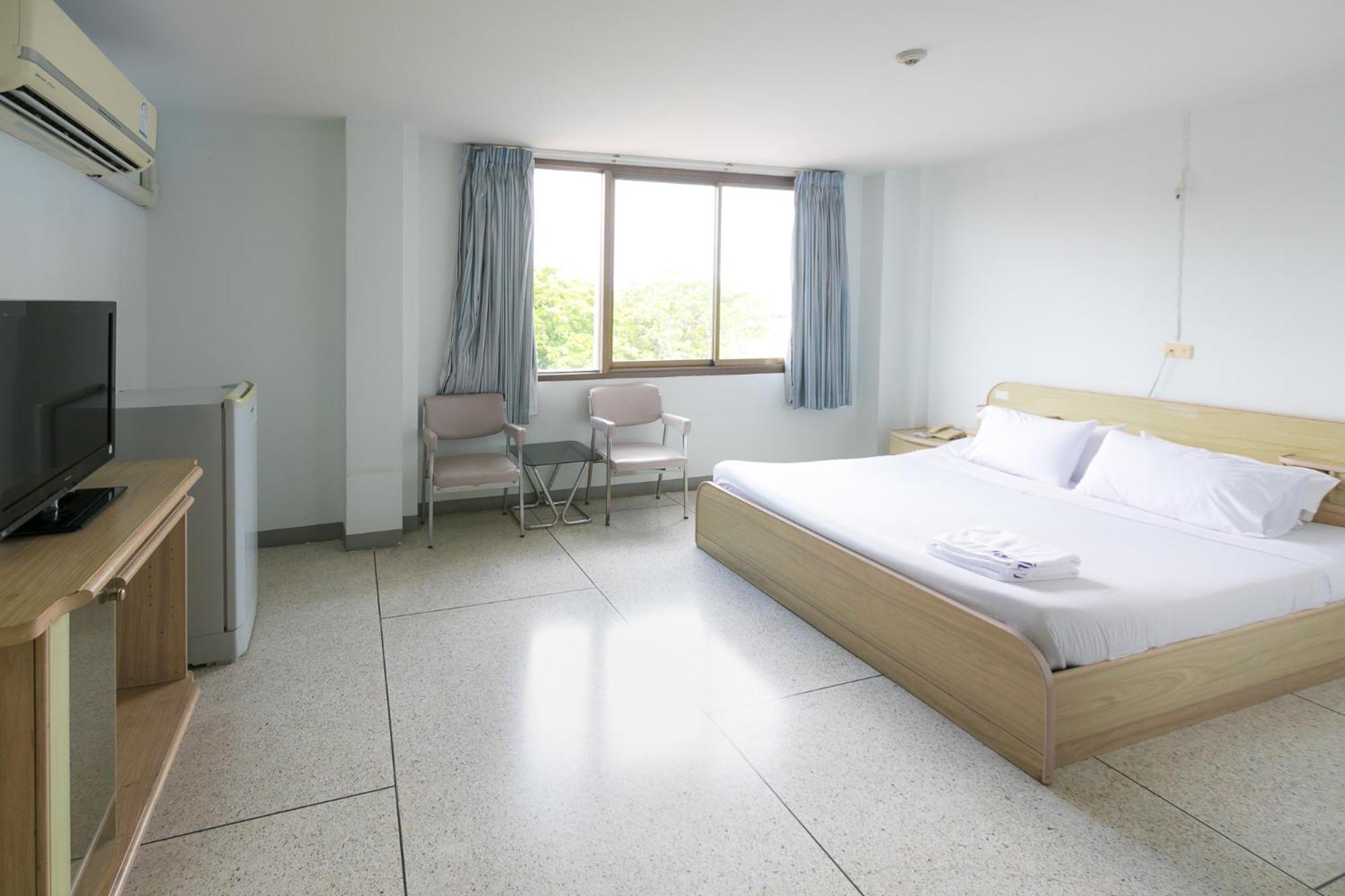Tokyo Hotel 8/41