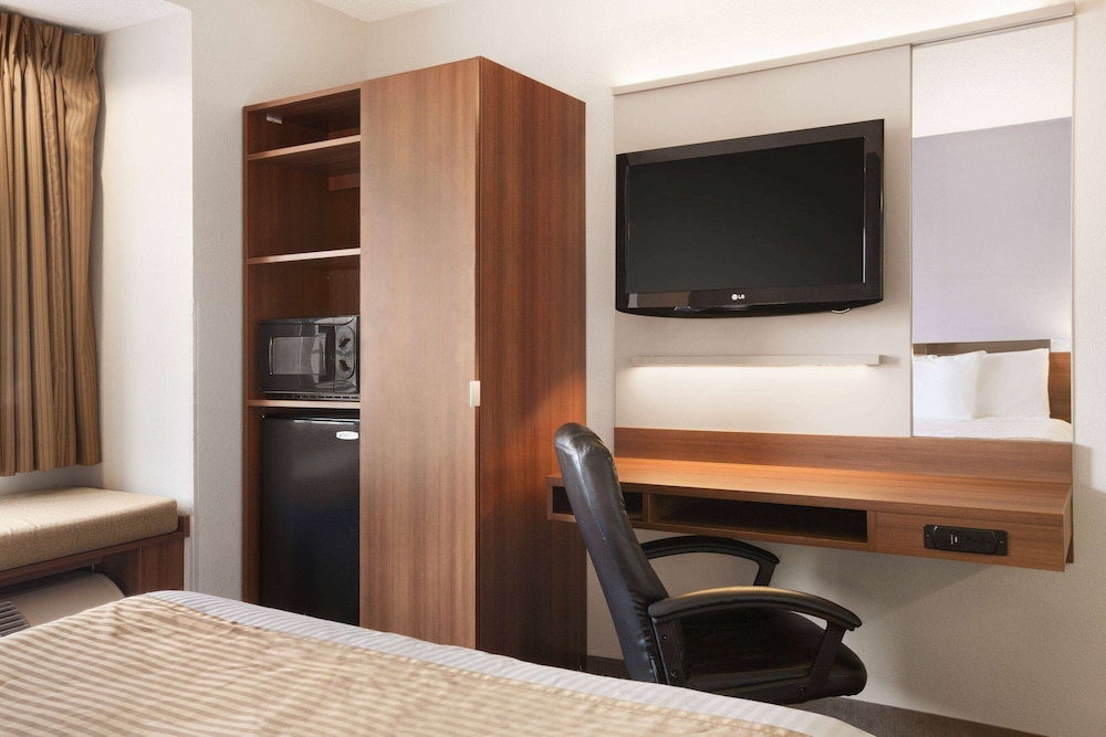 Microtel Inn Suites By Wyndham Albany Airport 37/49