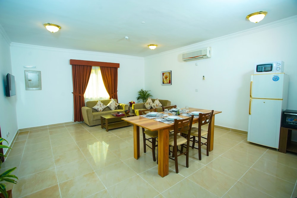 La Villa Inn Hotel Apartments 32/36