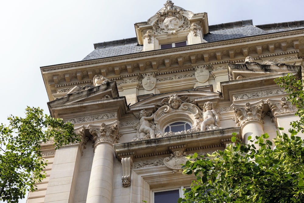 Yuna Saint-honore Serviced Apartments