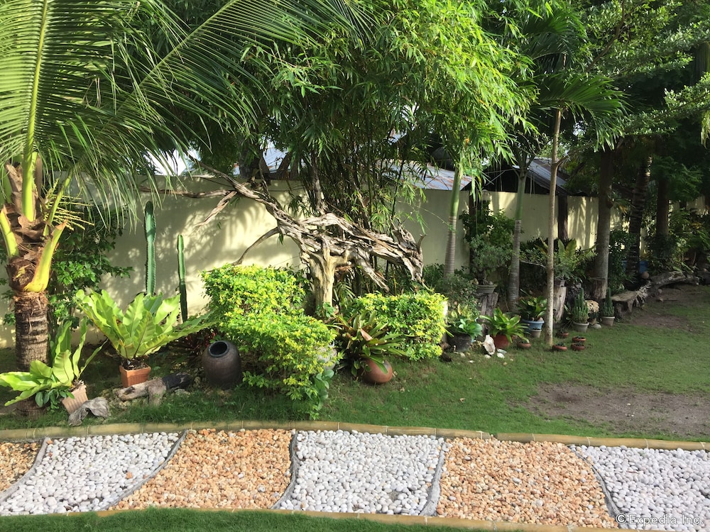 The Red Palm Resort 22/26