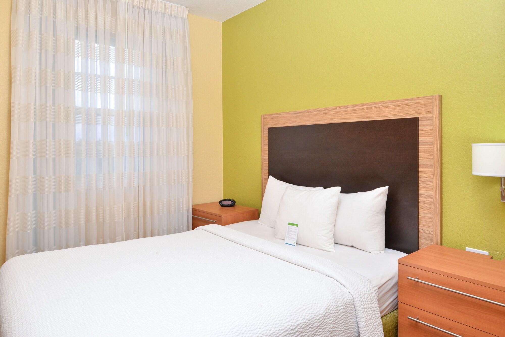 2 Bedrooms, Suite