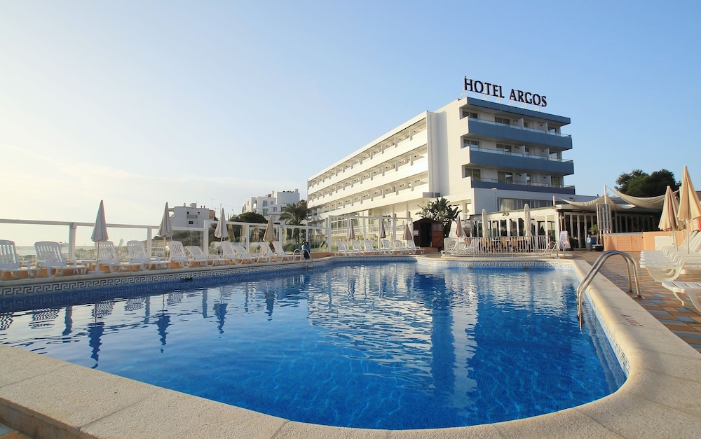 Argos Hotel 3/82