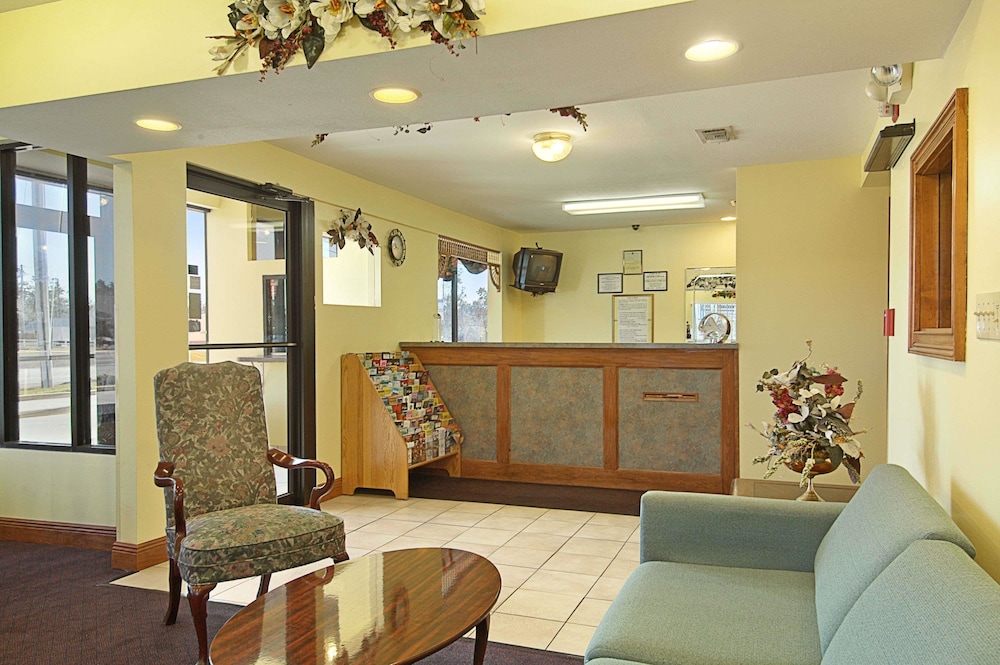 Days Inn by Wyndham Ocean Springs 12/32