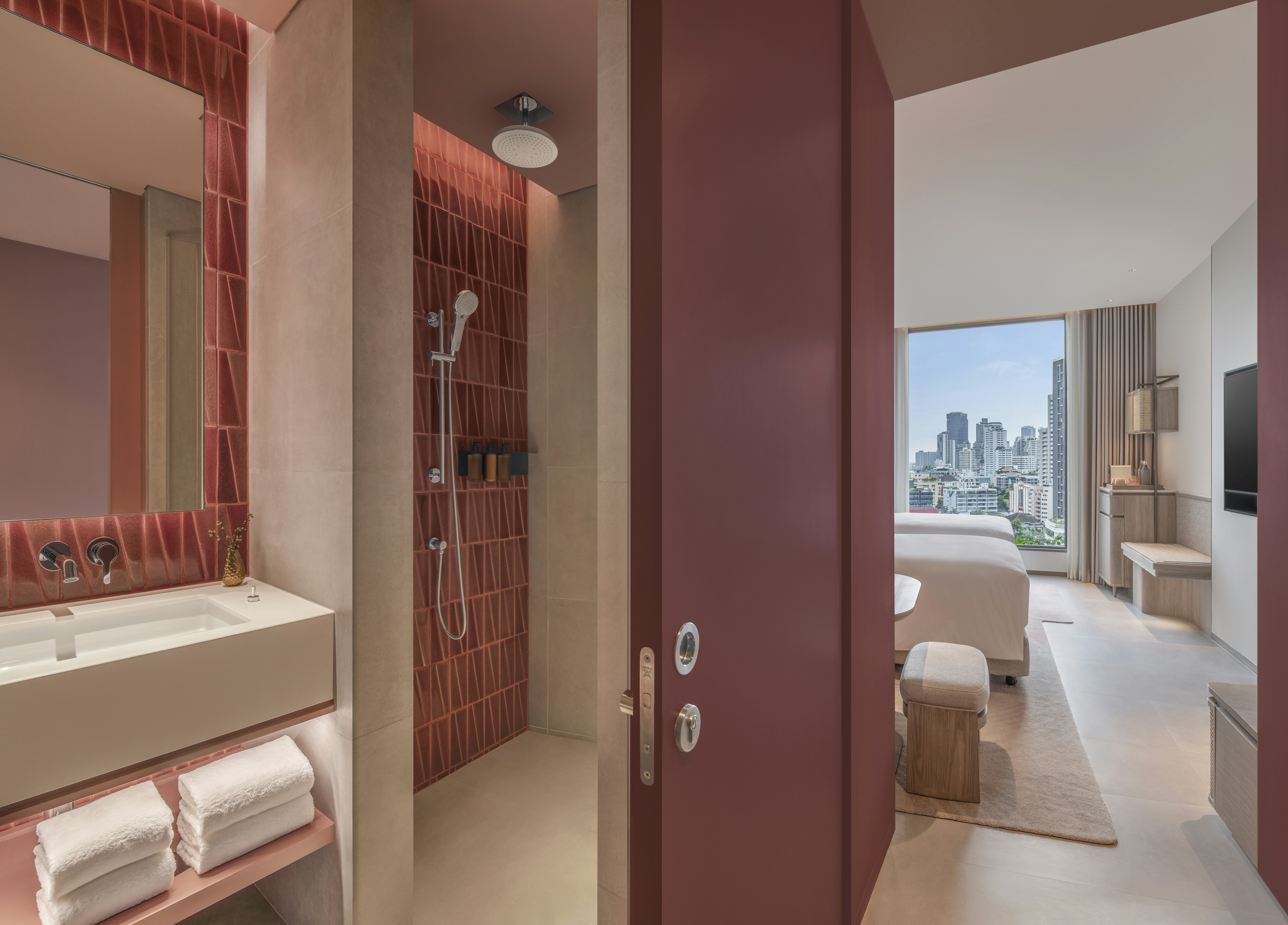 2 BEDROOMS, CORNER