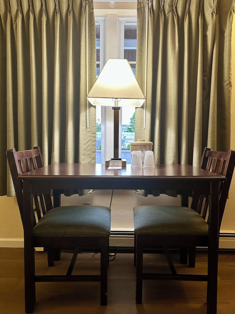Sea Girt Lodge 56/72