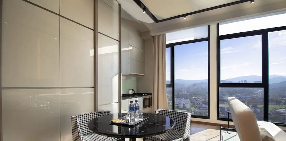 Expressionz Professional Suites by MyKey Global 36/50