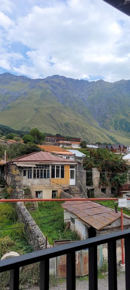 Hotel Memoir Kazbegi 46/50