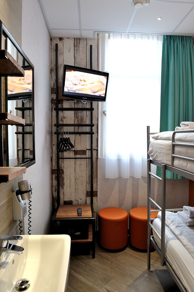 Tourist Inn 24/60