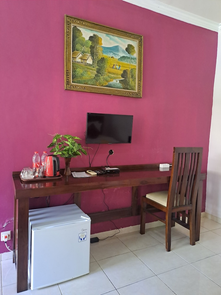 Lovina Beach Hotel 16/65