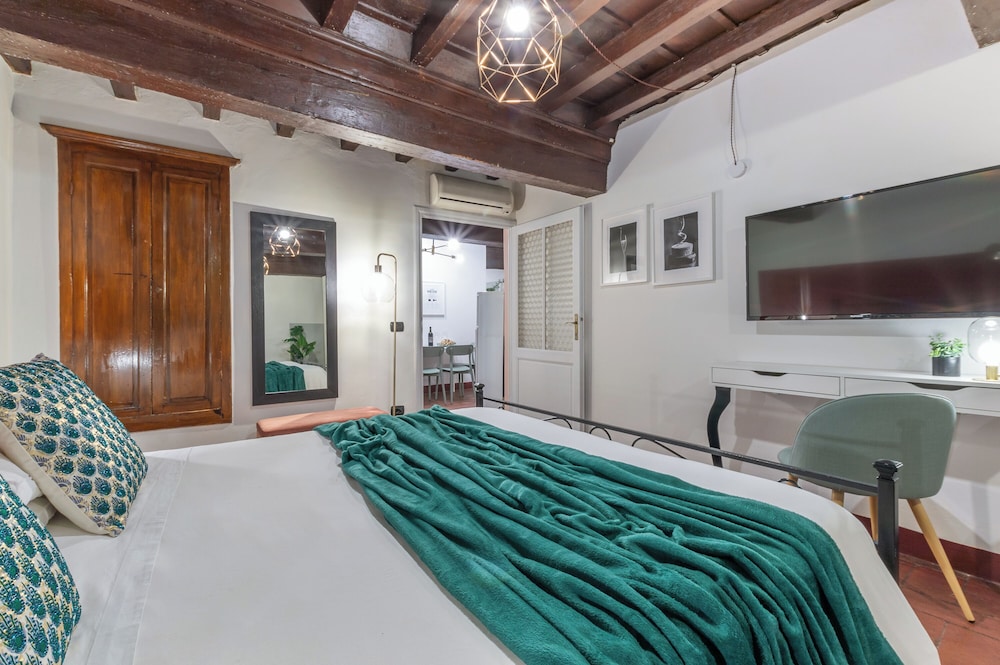 Wine Apartments Florence Ciliegiolo 5/42