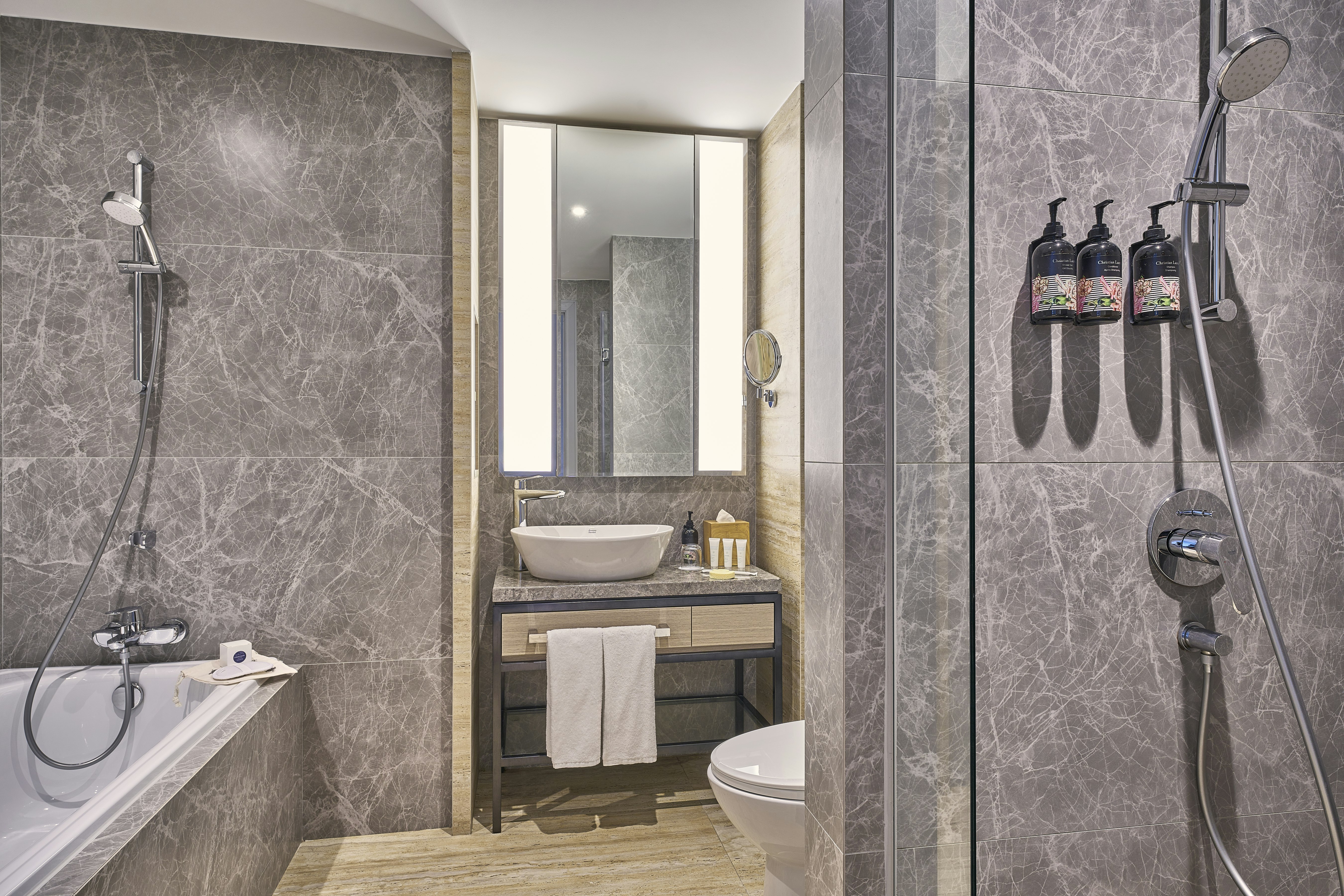 Grand Copthorne Waterfront 48/50