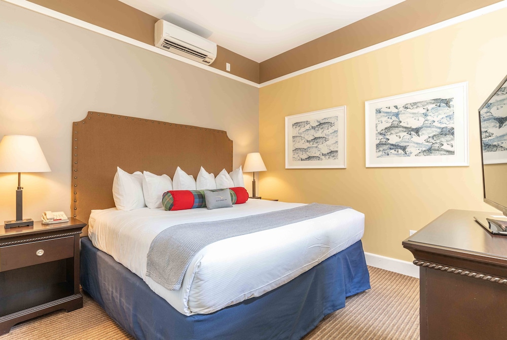 Inn at Diamond Cove 29/73