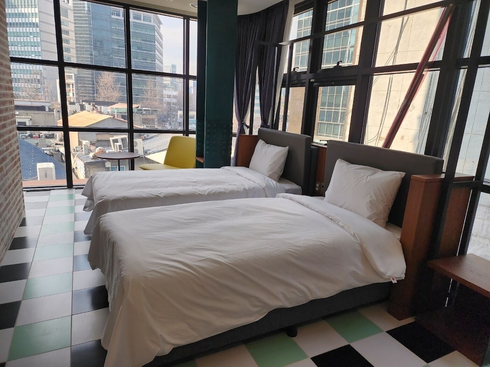 Standard, Twin Beds